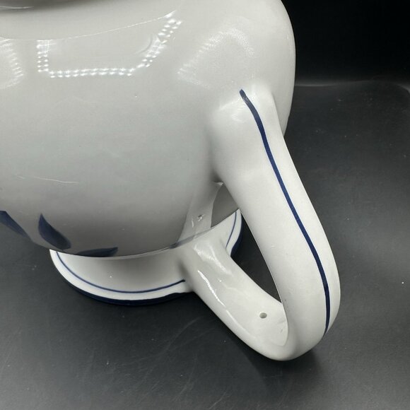 Vtg Blue Tulip Pitcher Home by Target Cottagecore Shabby Chic Farmhouse Kitchen - Picture 11 of 16